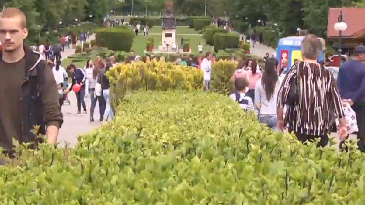 aglomeratie in parcuri de ziua copilului