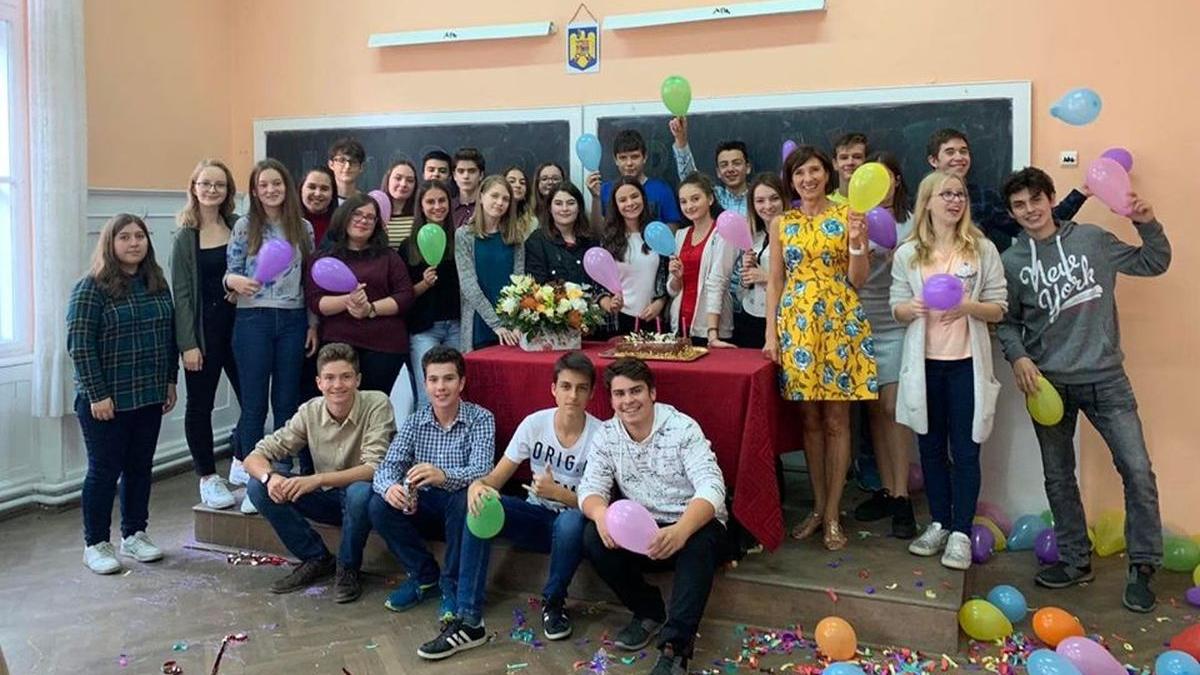 carmen iohannis mesaj pentru elevii sai de 1 iunie o copilarie fericita la multi ani