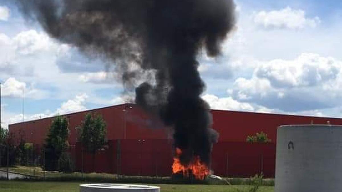 incendiu baneasa masini in flacari