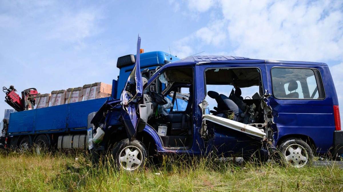 microbuz romani accident cinci morti sosea ungaria