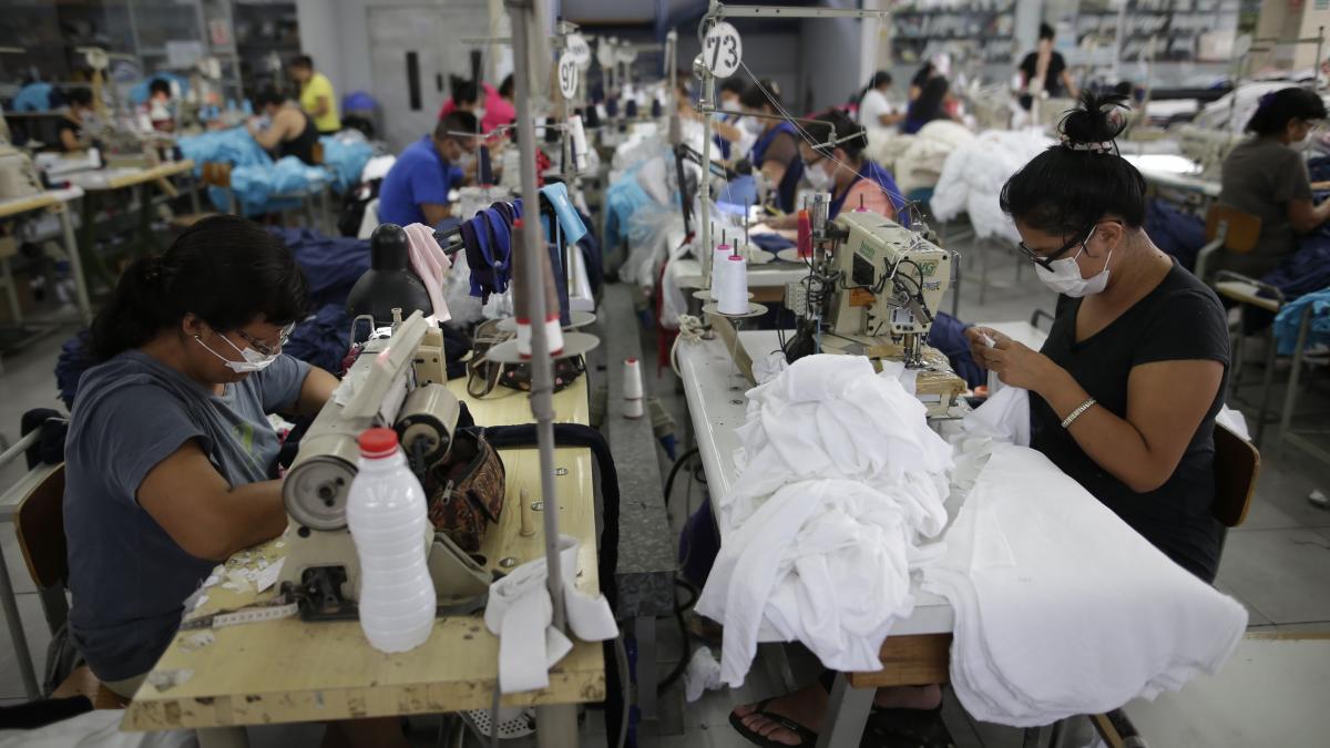 fabrica de pantaloni inchisa din cauza pandemiei de coronavirus