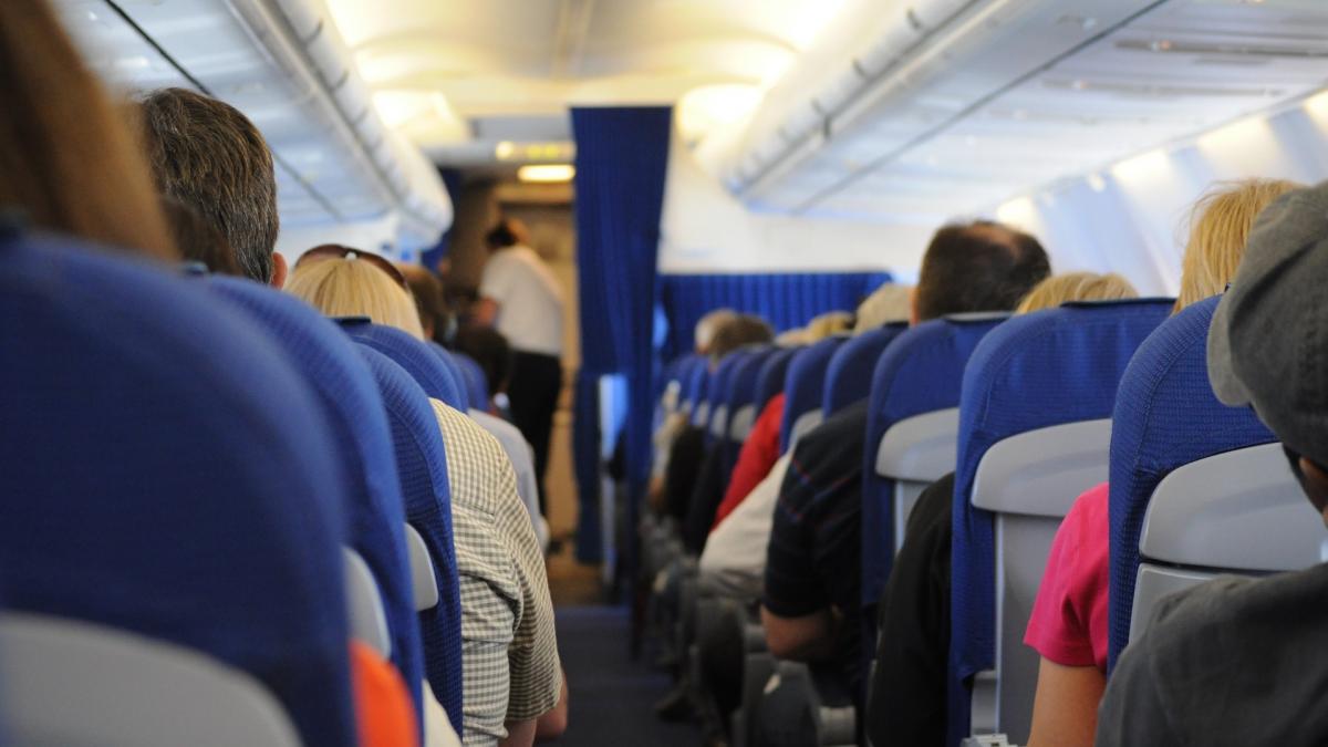 drumul romanilor spre fermele din occident masurile luate pe timpul zborului cu avionul