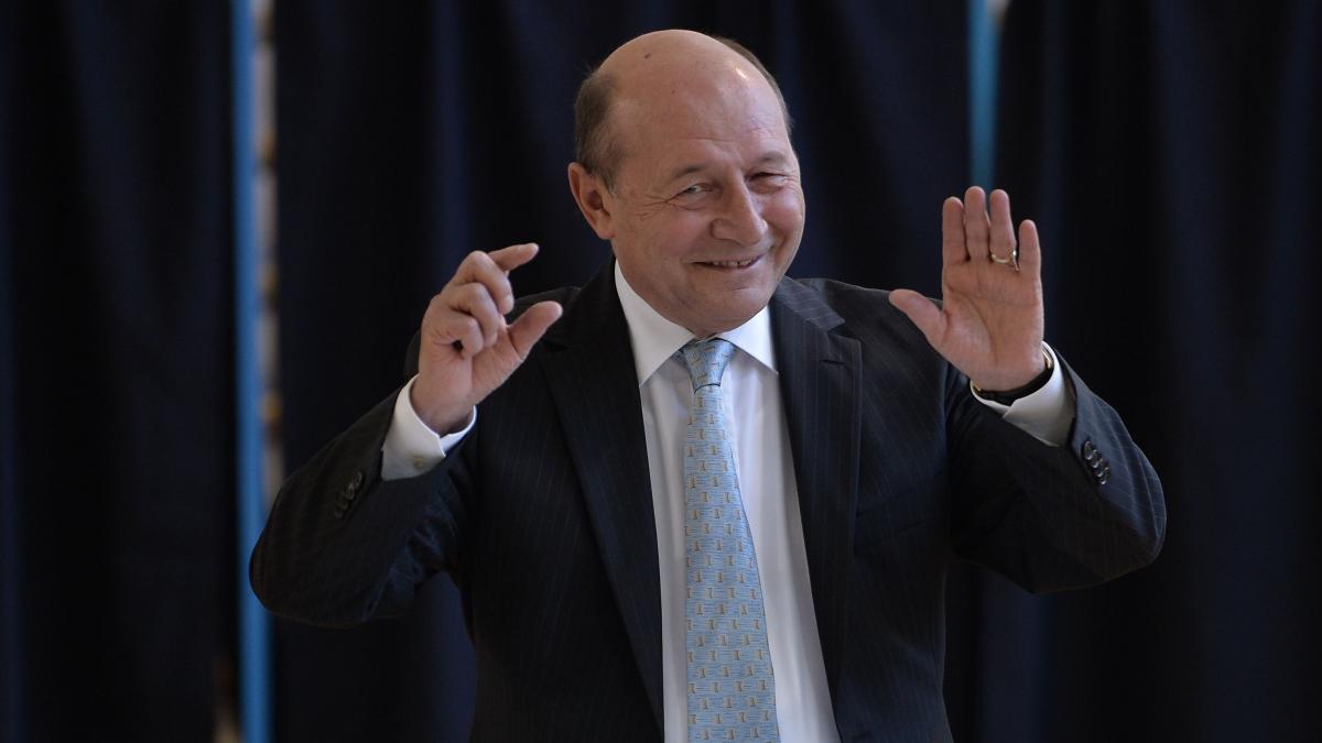 traian basescu clanuri tiganesti