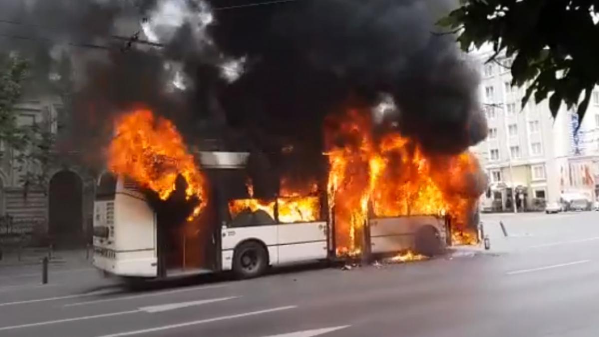 stb troleibuz incendiu autobuz vehicule