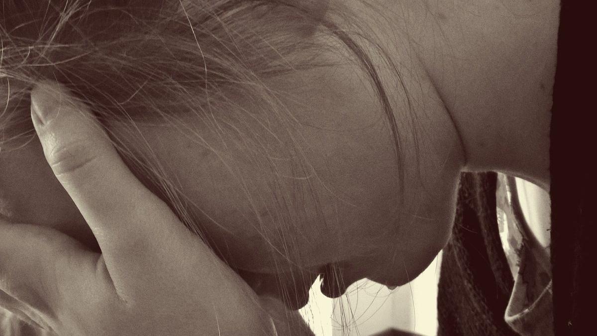 tanar dambovita convins iubita sa se prostitueze