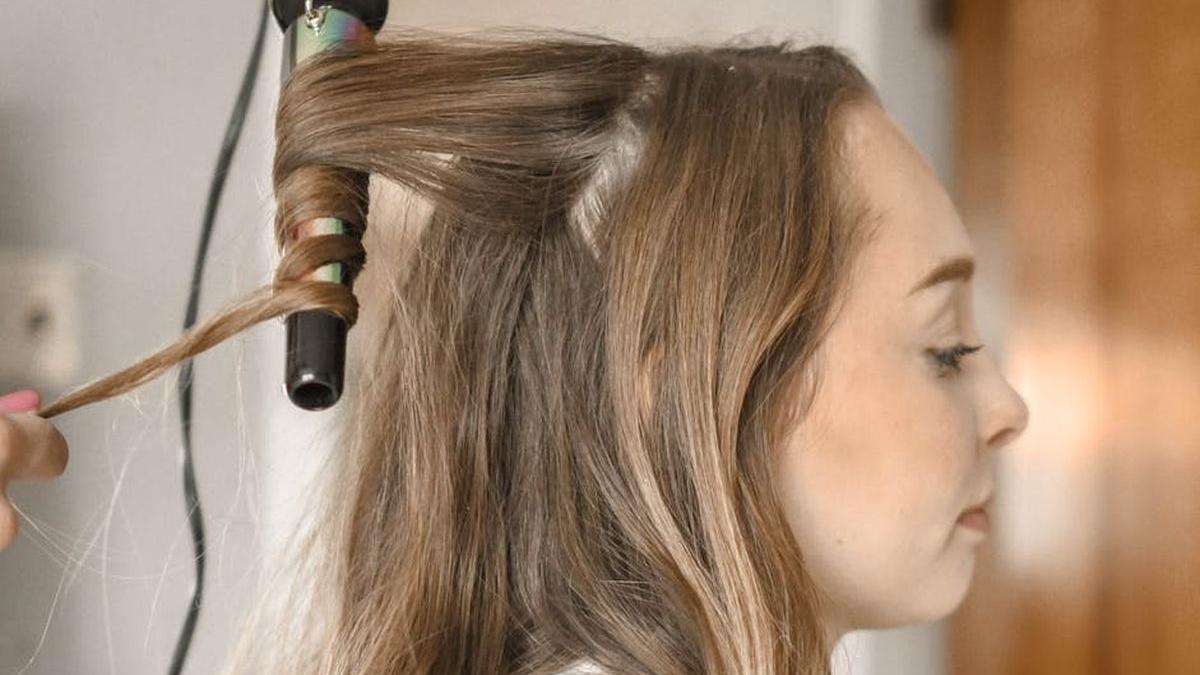 o femeie a fost nevoita sa plateasca o avere pentru a si vopsi parul la un salon din botosani