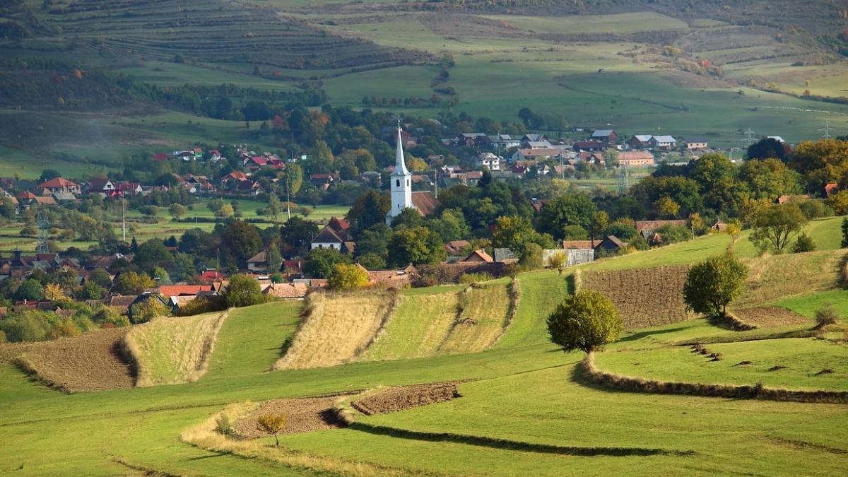 satul din romania in care oamenii lasa banii la poarta pentru ca acolo nu se fura niciodata