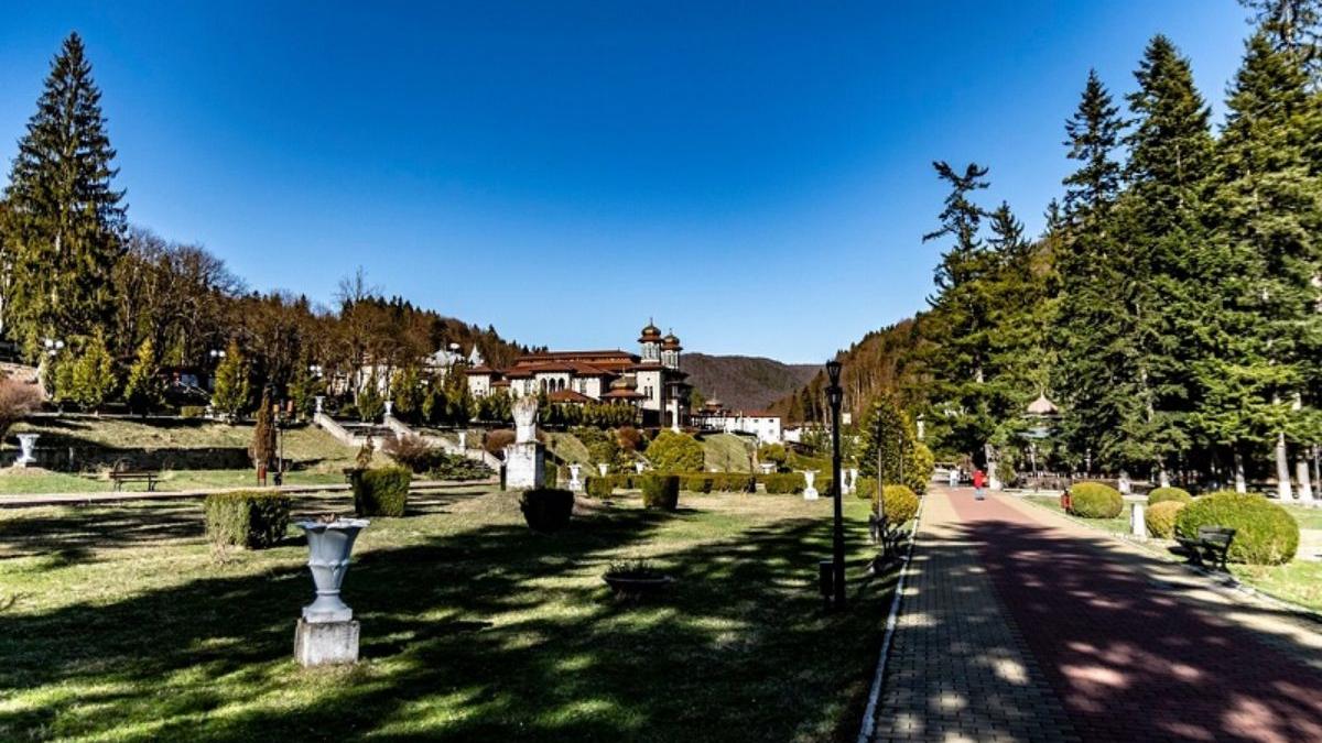 ce poti face weekend slanic moldova