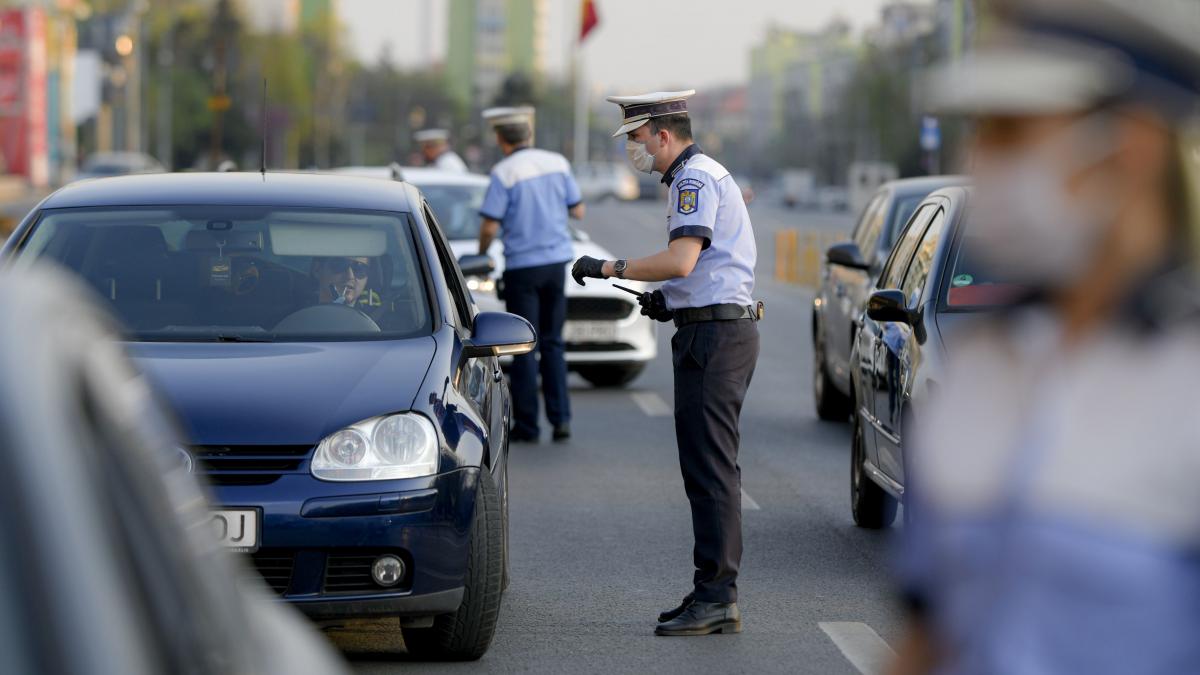 doi afgani au cerut ajutor la 112 spunand ca se sufoca intr un camion cum i a gasit politia