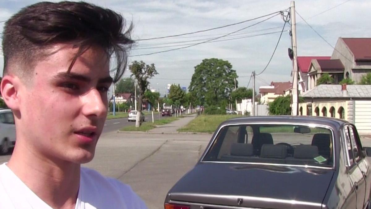 un elev din craiova vinde masina bunicilor dacia 1300 cu dotari de limuzina cat cere pe ea