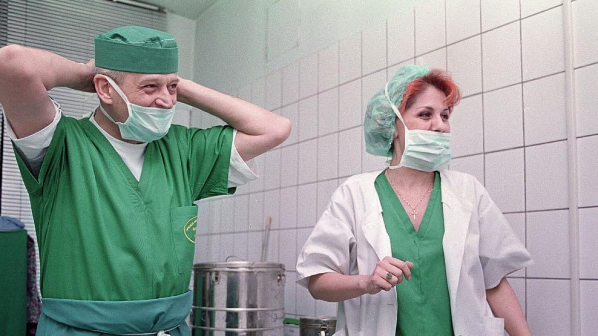 sorin oprescu a fost demis de la spitalul universitar a fost filmat incalcand regulile de protectie