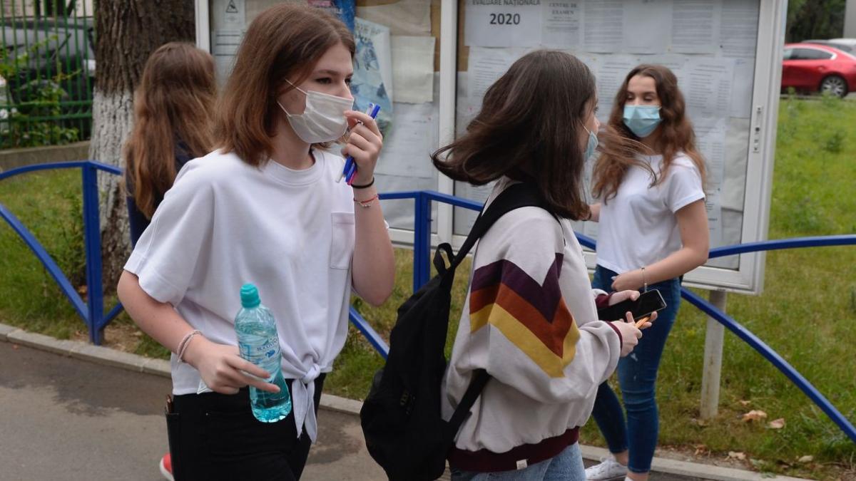 cum a fost de fapt la evaluarea nationala 2020 marturia unei eleve era miros de dispensar imi batea