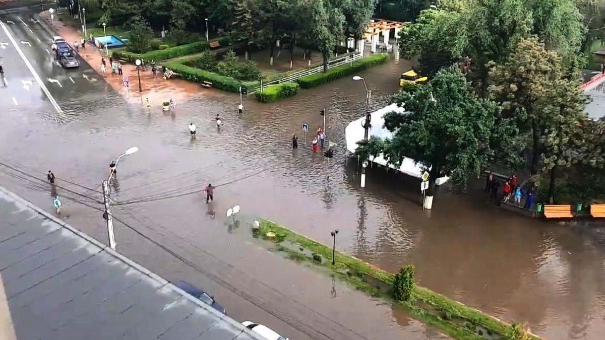 inundatii slobozia ploaie zeci de minute