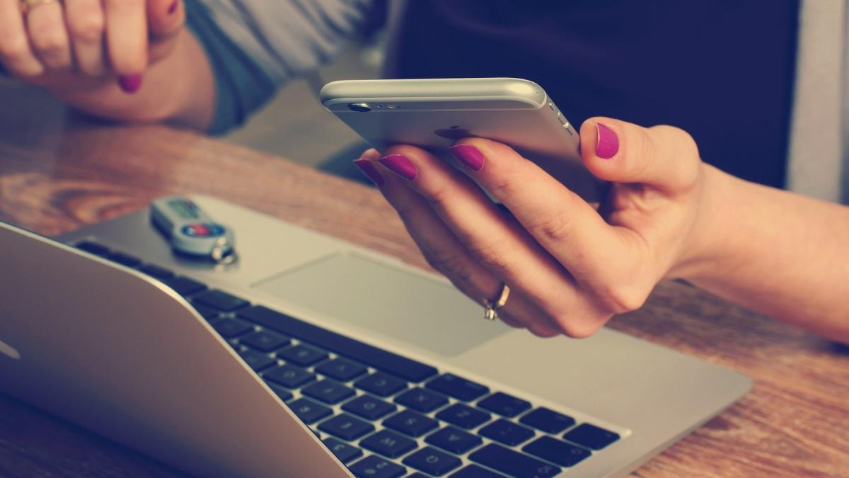 telefonul de munca pericol pentru viata privata te poate vedea cu ajutorul camerei te poate