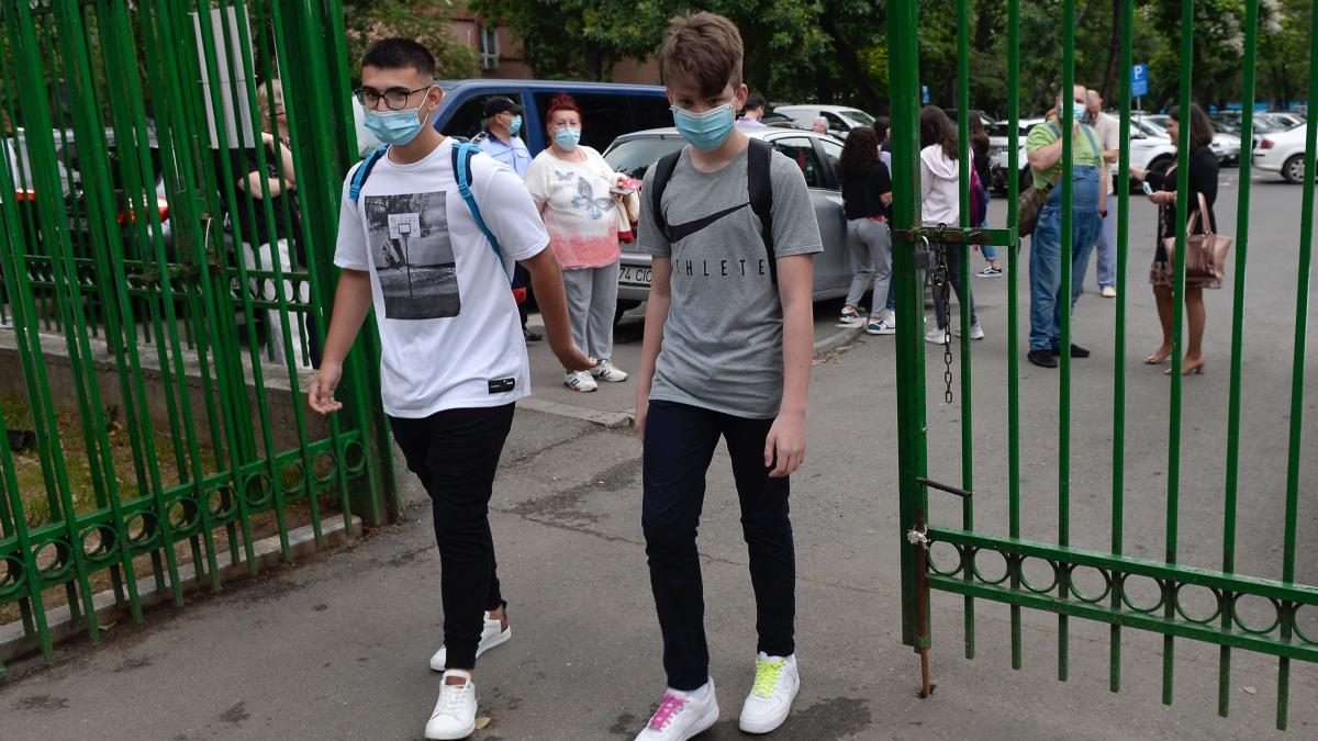 evaluarea nationala 2020 continua examenul la matematica a inceput