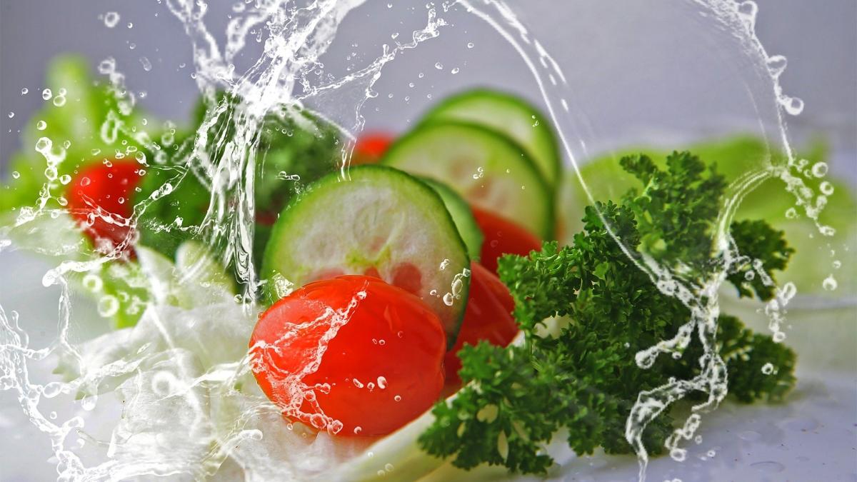 nu mai mancati rosii in aceasta combinatie va poate face ravagii in organism multi fac aceasta