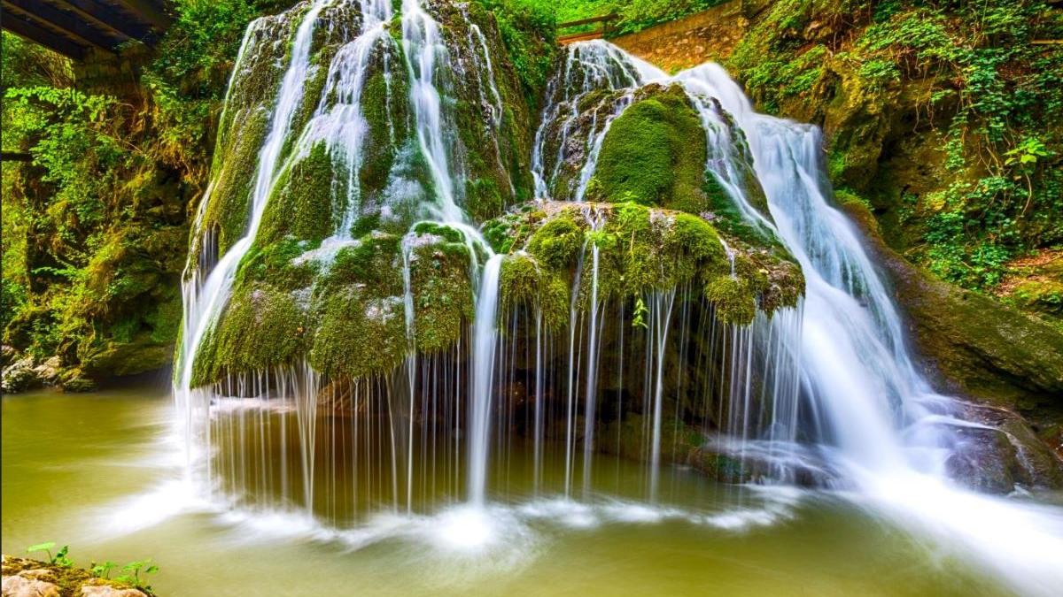 cea mai frumoasa cascada din lume bigar de nerecunoscut dupa inundatiile din caras severin