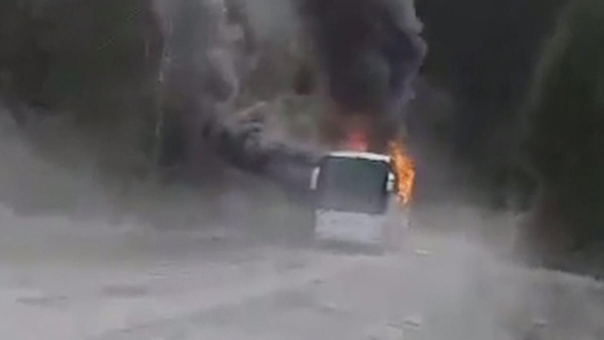 un autocar a luat foc in azuga zeci de pasageri s au autoevacuat