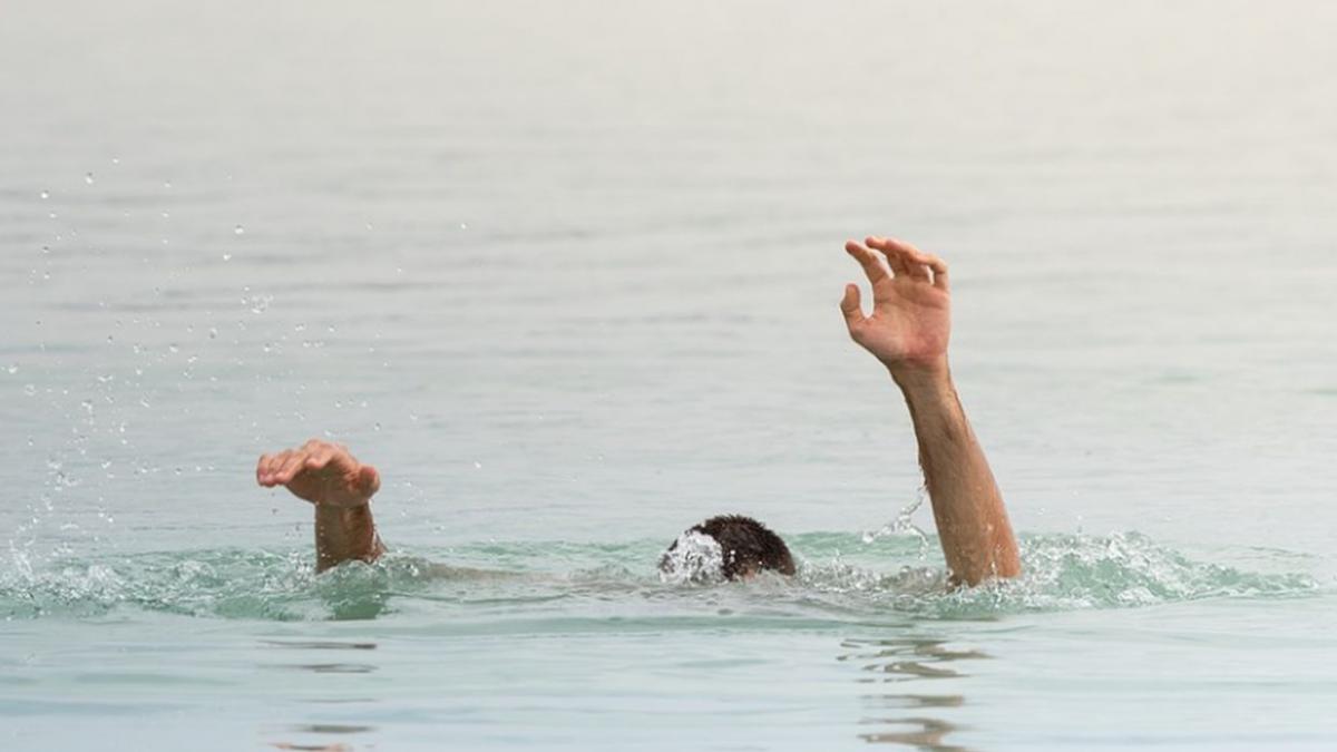 operatiune dramatica de salvare la mamaia doi copii n au mai putut iesi din apa