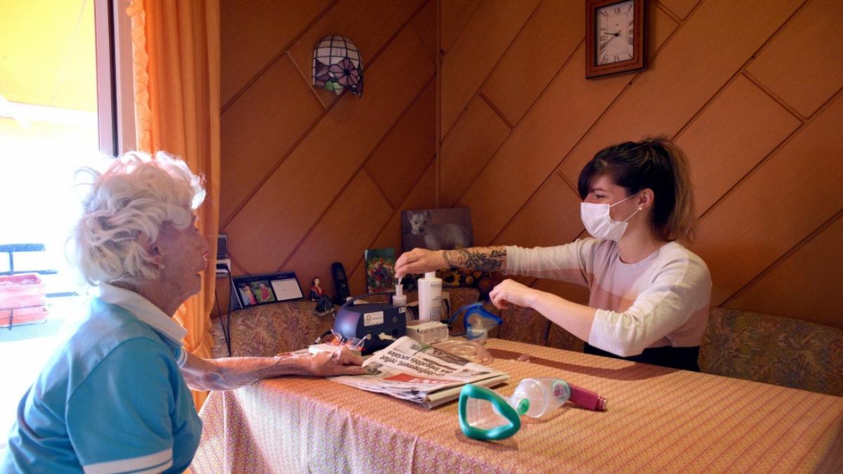 focar de amploare la prahova peste 70 de persoane dintr un camin de batrani bolnave de covid 19