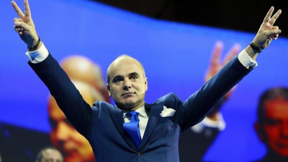 rares bogdan se dezlantuie liderul din pnl care trebuie demis este omul lui dragnea si carmen dan