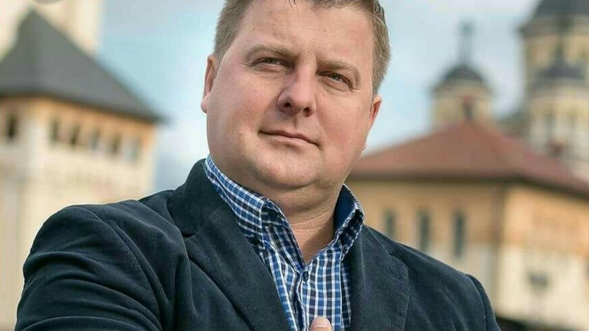 primar din alba care a vrut sa cumpere puicute tinere la o luna blocat de facebook au innebunit