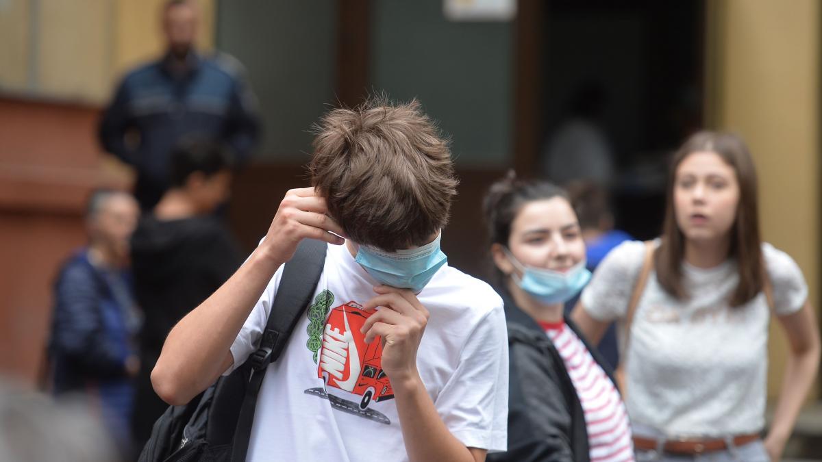 eleva depistata cu covid 19 dupa evaluarea nationala fata s a simtit rau la finalul probei de