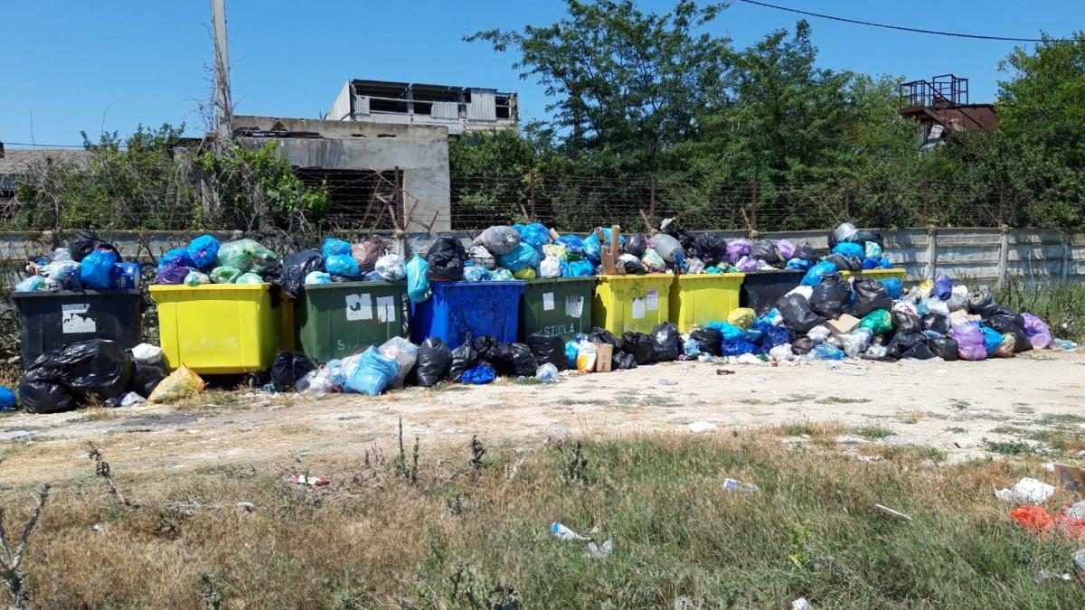 ce au lasat in urma lor romanii care au fost pe litoral in week end foto