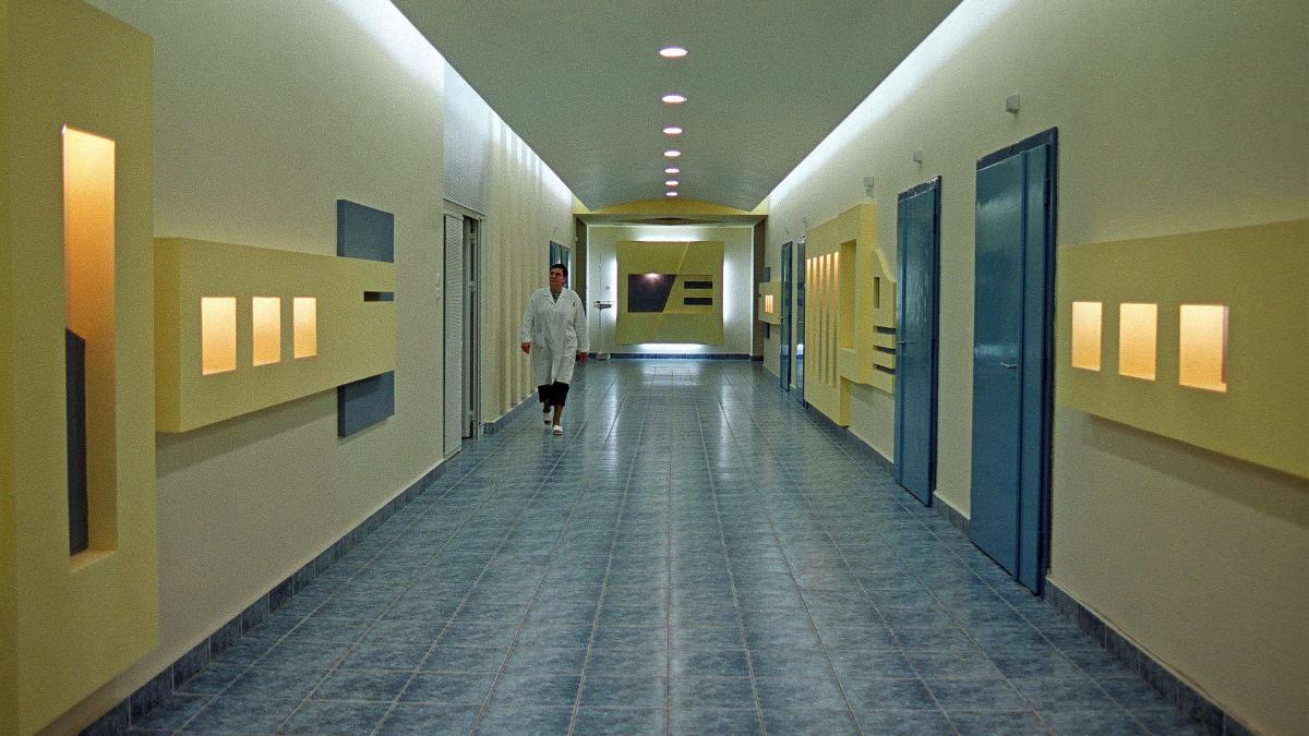 un barbat din botosani suspect de covid 19 a fugit din spital in pijama de ce a facut asta