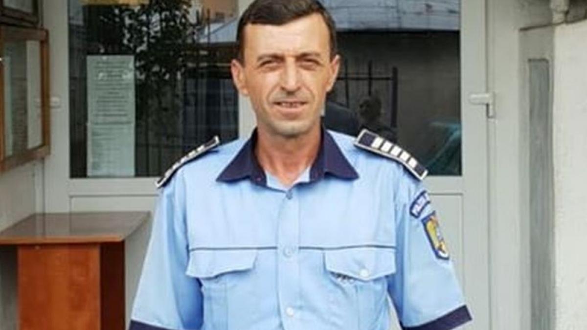 liviu a vrut o ultima fotografie in hainele de politist dupa 23 de ani va lua o pauza din pacate si