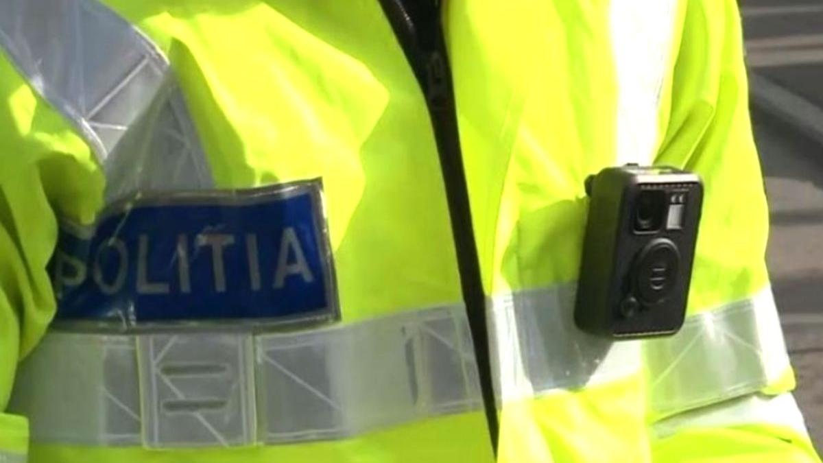 politisti romani dotati bodycam militar filma interventii strada