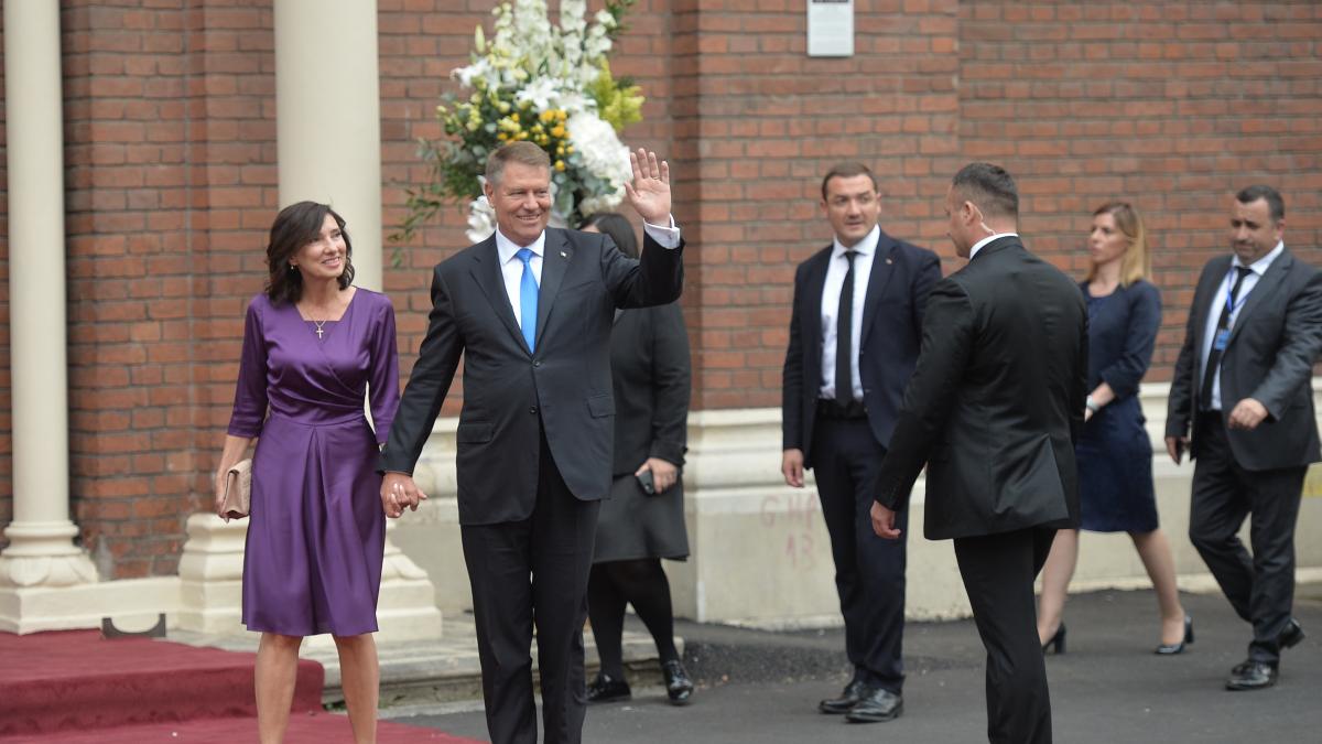 cum arata carmen iohannis inainte de revolutie fotografia facuta chiar de klaus iohannis