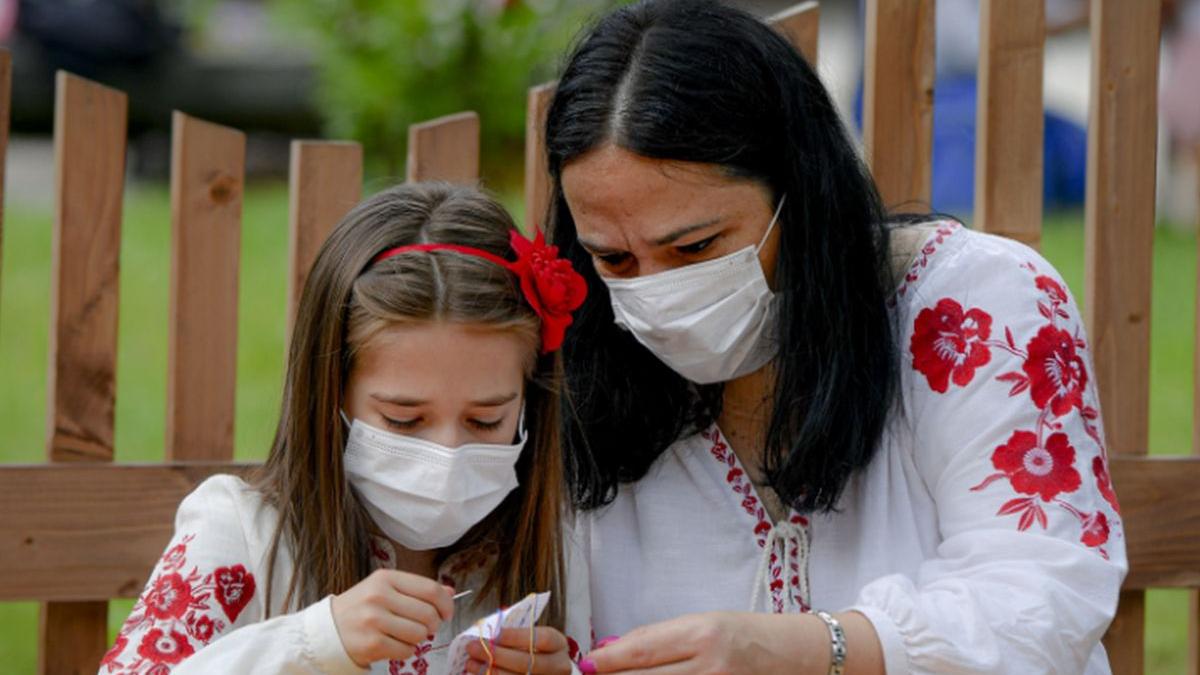 psd romanii devin ciumatii europei iohannis si orban au dus romania in zona rosie