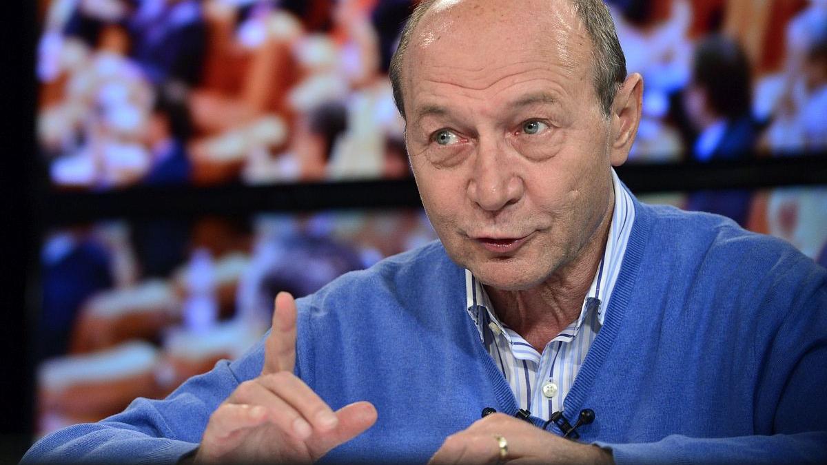 basescu lectie pentru premier orban fugi la palatul victoria ca ai lege sa lupti cu covid 19