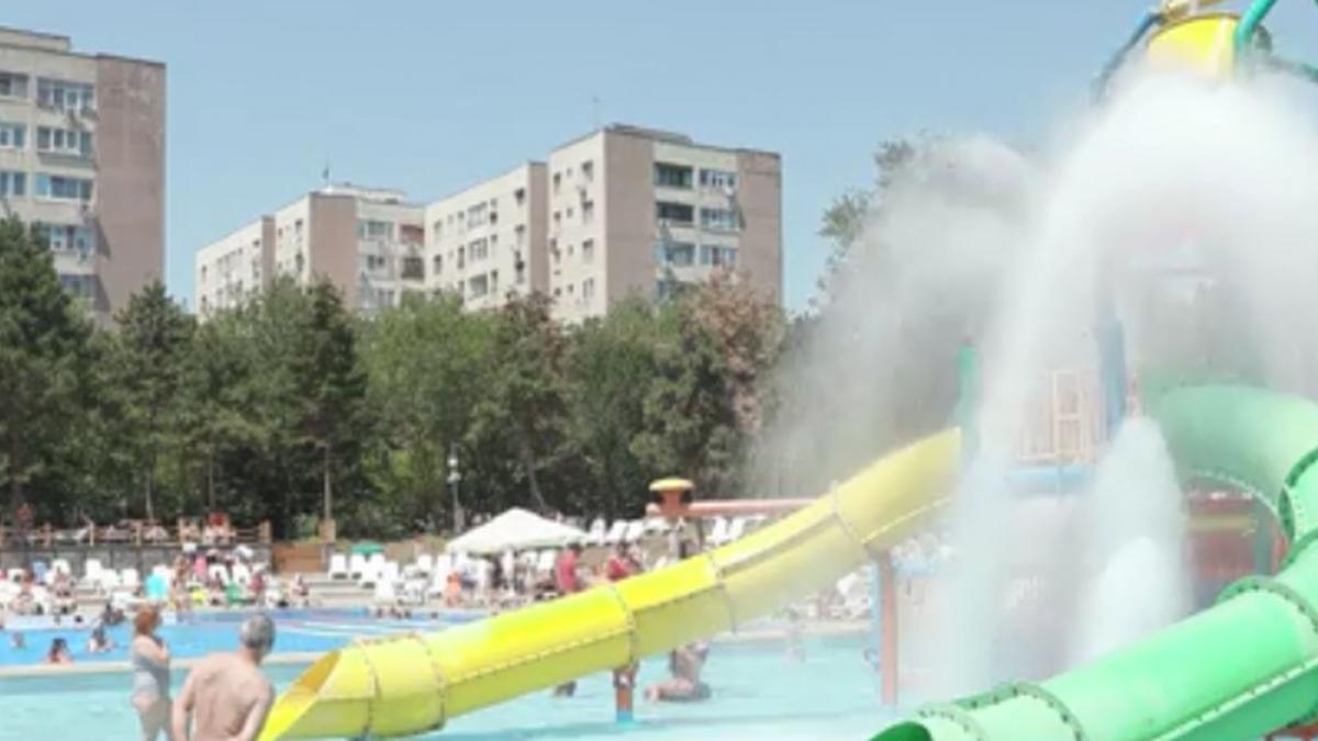 strandurile si piscinele luate cu asalt cat costa un bilet de intrare la strand in weekend