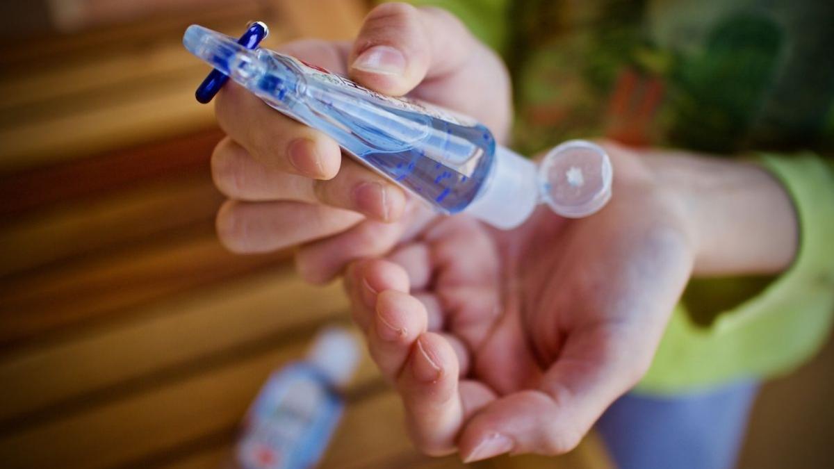 a ajuns la spital imediat dupa ce a folosit dezinfectant de maini si nici macar nu l a baut