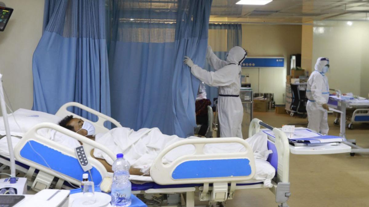 mae zeci de romani care lucreaza la o ferma din marea britanie depistati cu coronavirus