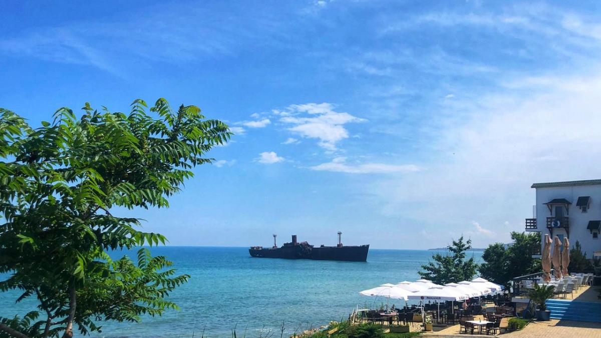 simte euforia verii la costinesti un loc perfect pentru vacanta unde te poti distra si relaxa