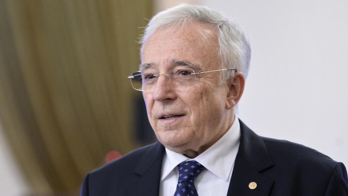 cine e angajatul bnr care are venituri mai mari decat mugur isarescu