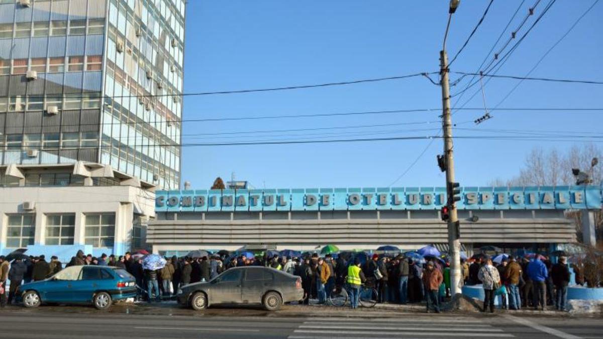  Lovitură pentru 1.200 de angajați. Un mare combinat face CONCEDIERI COLECTIVE. Sindicaliștii, apel la Guvernul Orban