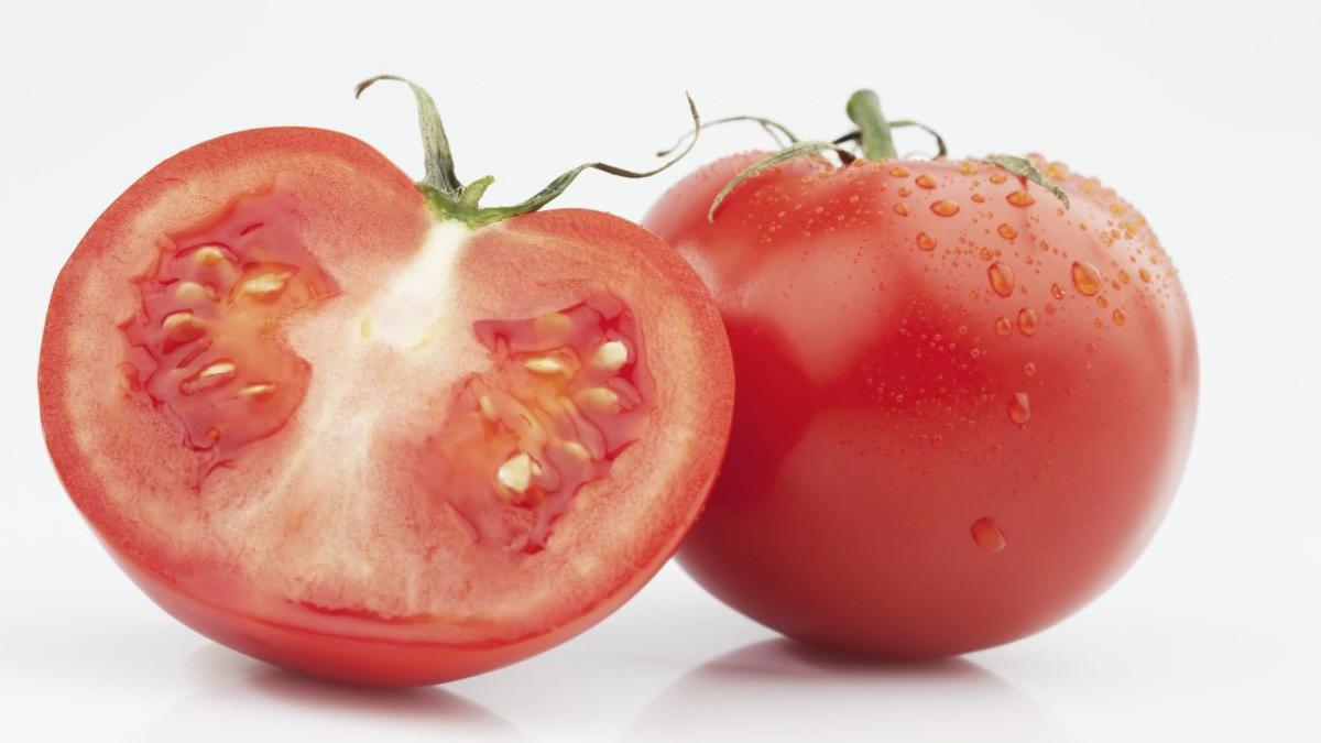 un roman a ajuns la spital din cauza unei salate am crezut ca mor dupa ce am mancat rosii din piata