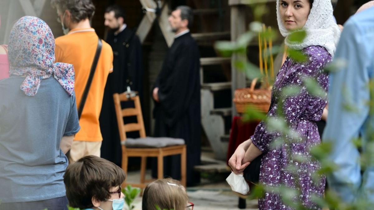 scandalos copii impartasiti cu aceeasi lingurita in plina pandemie de coronavirus video