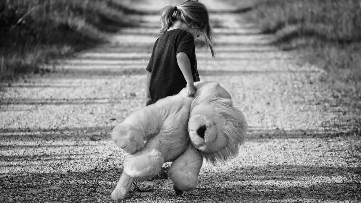 ema a facut un desen cand a vazut familia ce a colorat copila a chemat de urgenta politia ororile