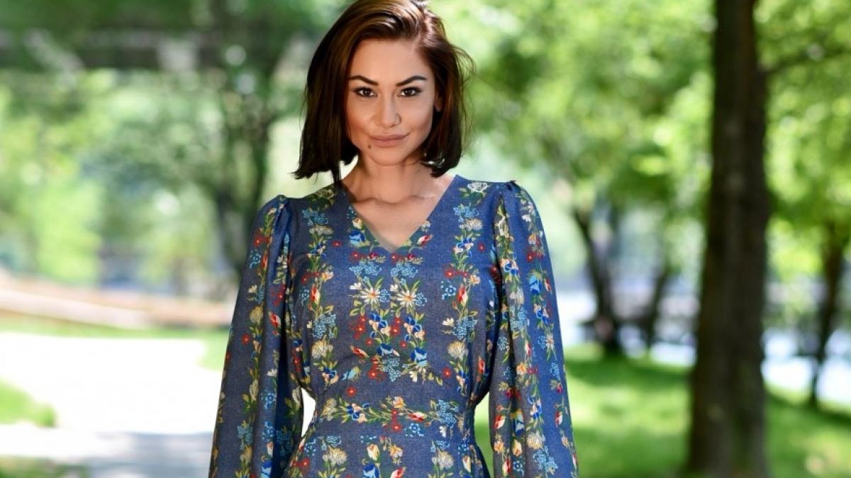 ce reprezinta rochii dama azi si controverse istorice legate de acest articol vestimentar