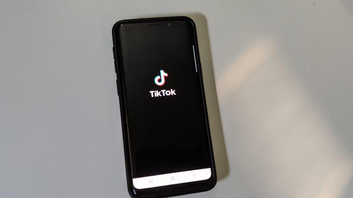 tinere influencer condamnate la inchisoare pentru continutul postat pe tik tok incredibil de ce