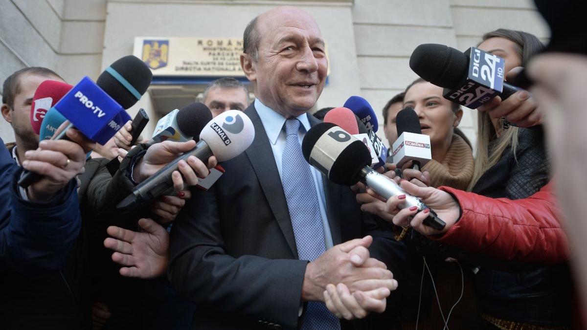 traian basescu decizie de ultima ora sunt hotarat sa candidez la primaria capitalei daca pnl si usr