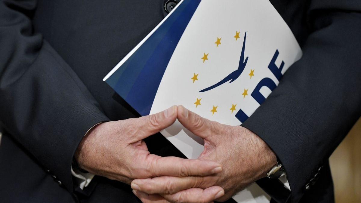 lider alde economia nu se hraneste cu hotarari si ordonante de guvern ci are o lege mult mai