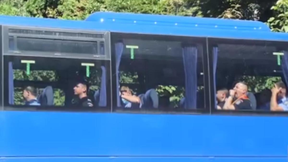 revoltator jandarmi fara masca de protectie in autocar suceava