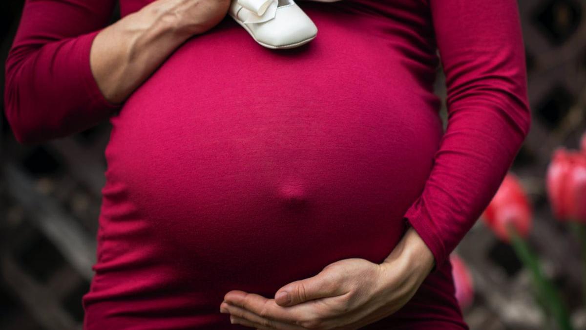 acuzatii grave dupa ce o tanara insarcinata a murit de covid 19 in timp ce era plimbata intre