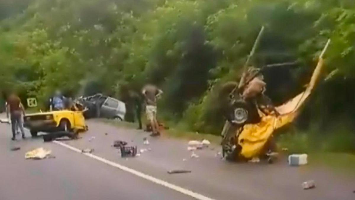 masina rupta in doua accident martori tiktok live facebook